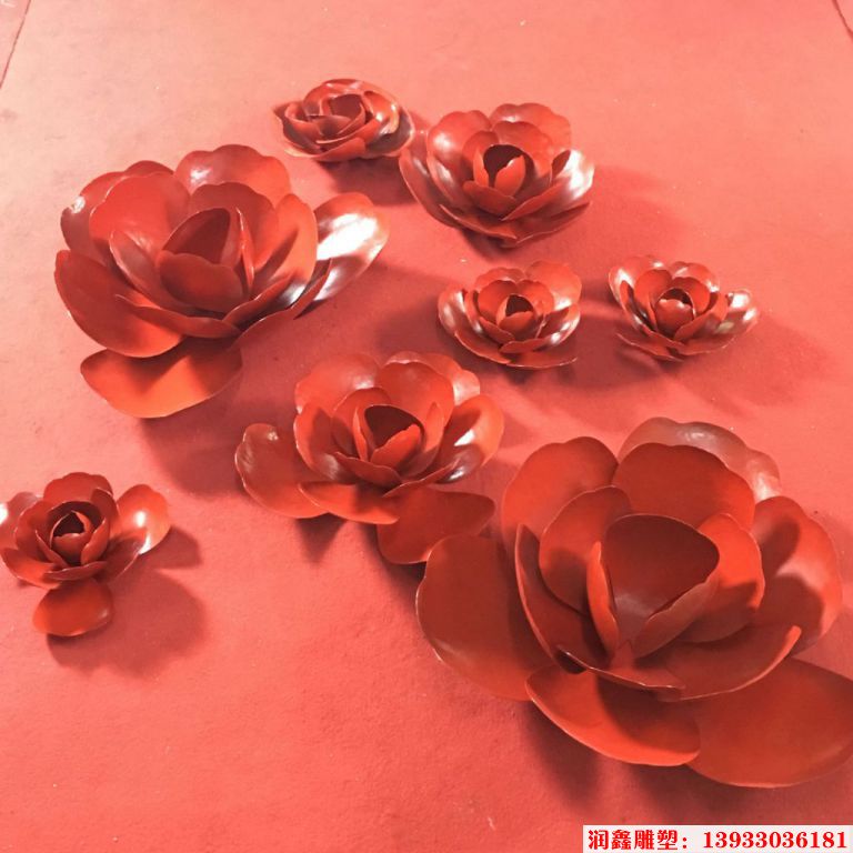 紅玫瑰花雕塑